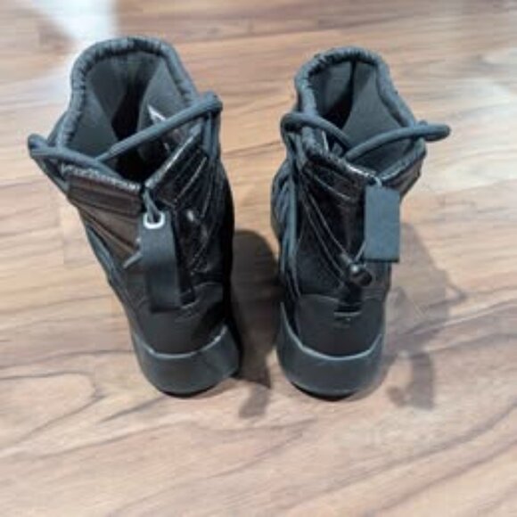 Nike Women's Tanjun High Rise High Top Sneaker Boots Sz. 7 Black - Picture 4 of 6